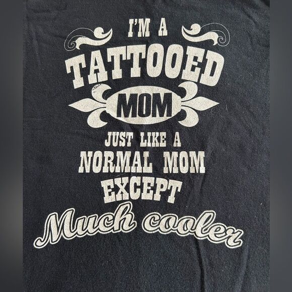 Anvil Black Women’s Tattooed Mom Graphic Short Sleeve Tee T-shirt Size Medium - Picture 1 of 7